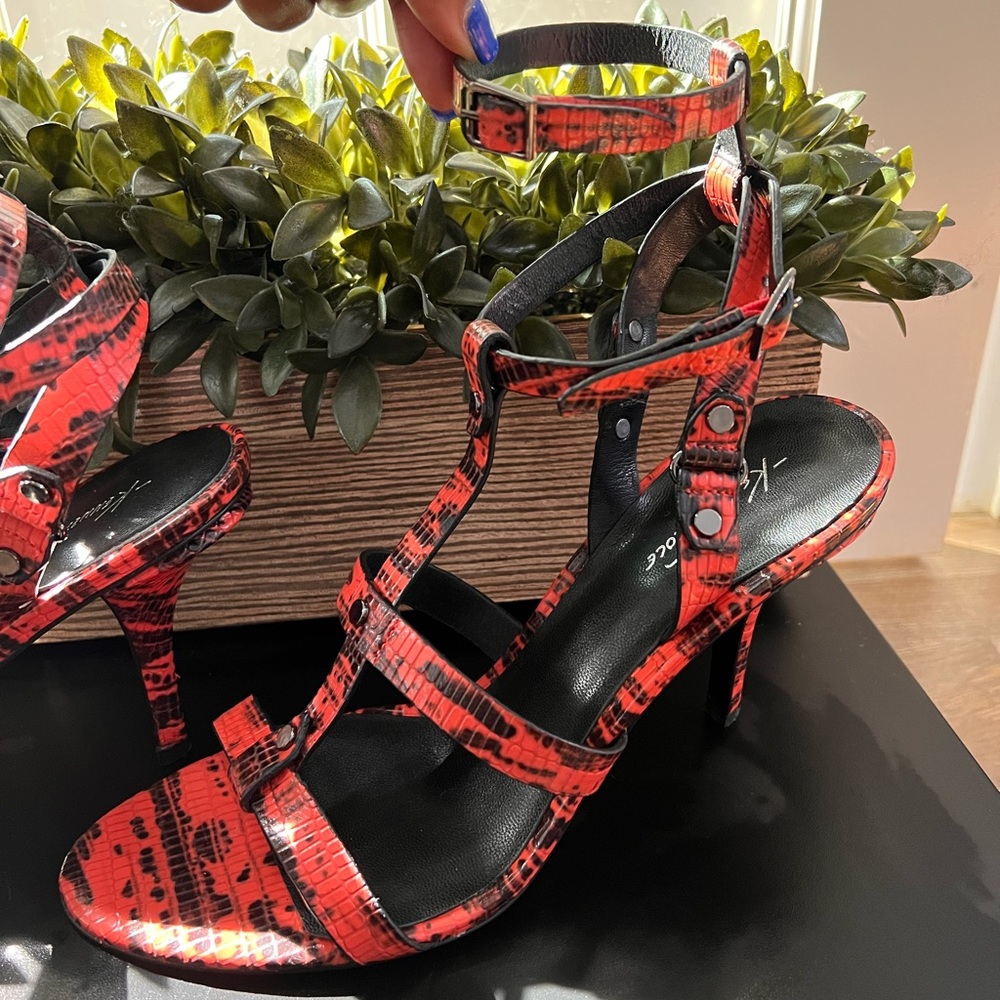 Kenneth Cole high heel